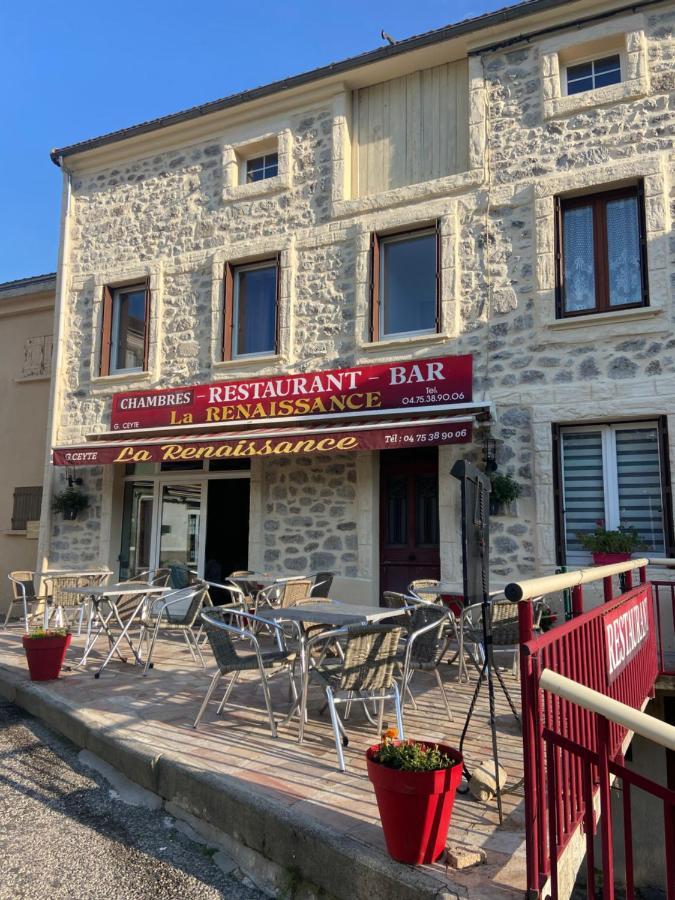 Hotel Restaurant La Renaissance Saint-Cirgues-en-Montagne Eksteriør billede