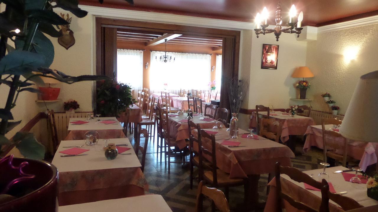 Hotel Restaurant La Renaissance Saint-Cirgues-en-Montagne Eksteriør billede